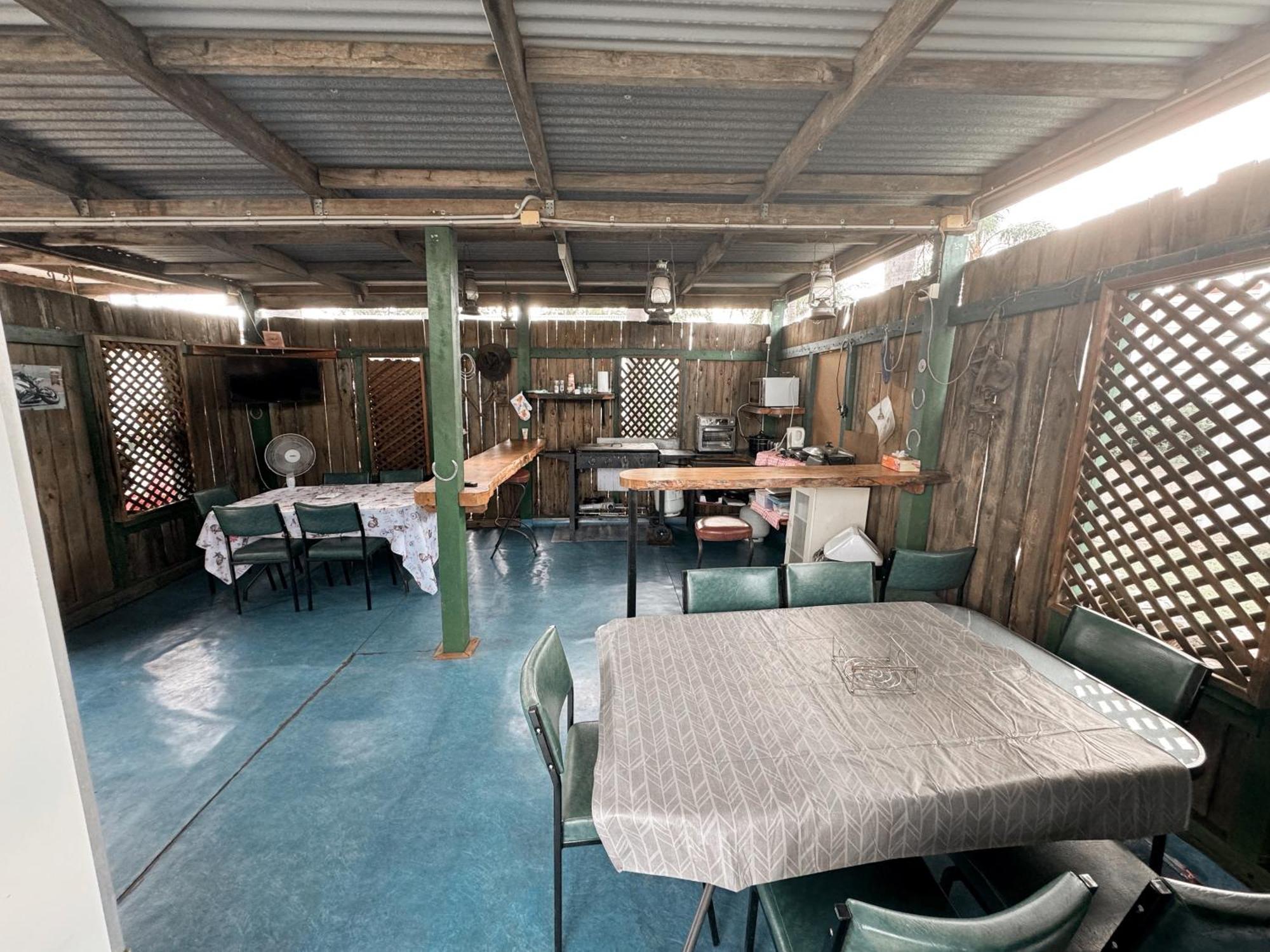 Injune Motel Екстериор снимка